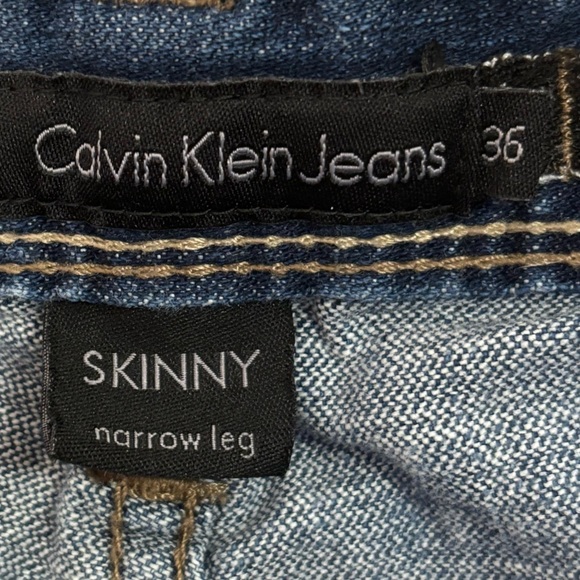 Calvin Klein Medium Wash, Medium Rise, Skinny Narrow Leg, Black Label Jeans - 36 - Picture 4 of 16